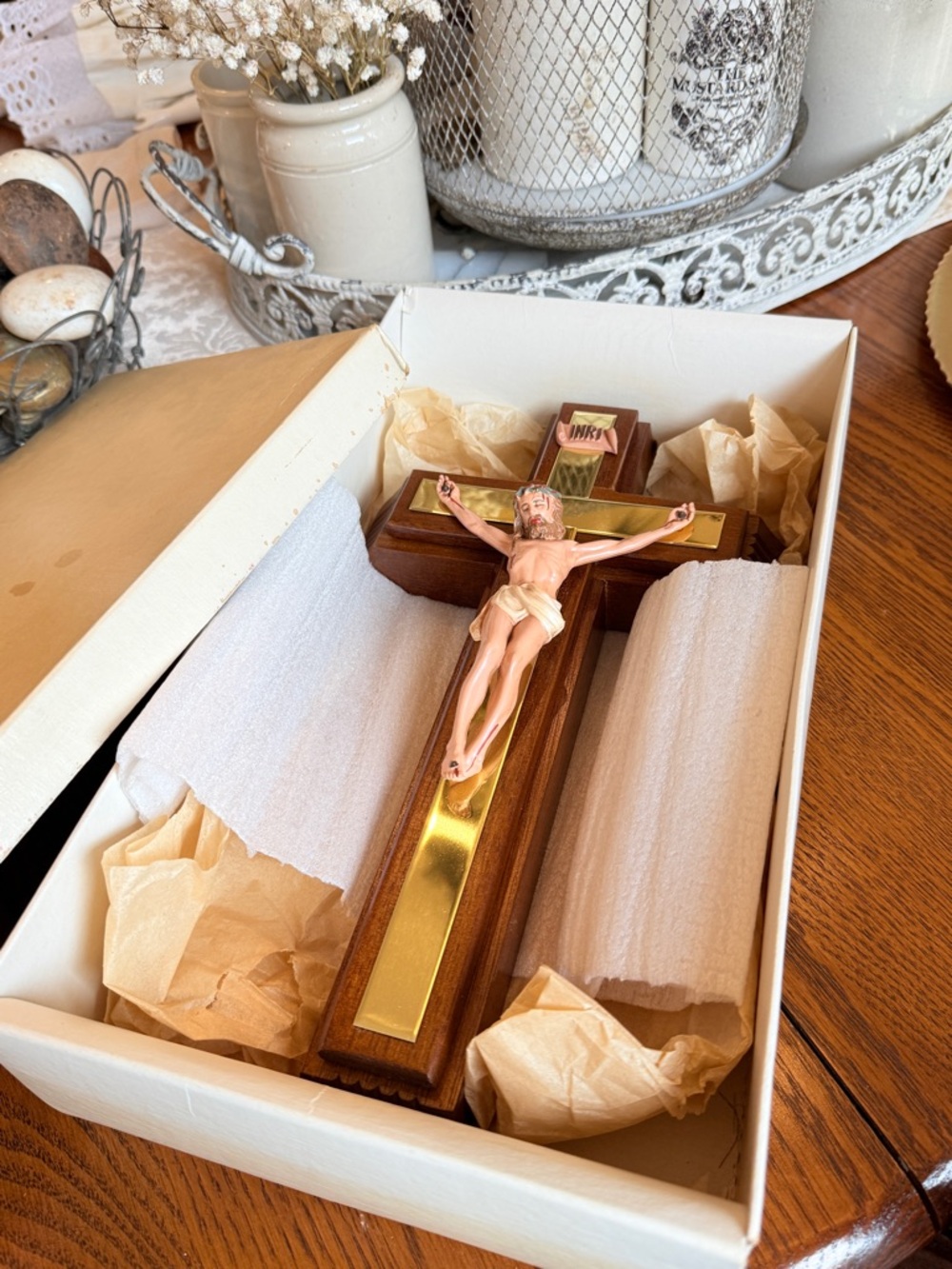 Vintage Last Rights Crucifix Sacrament Set From the 1960’s - Picture 10 of 17